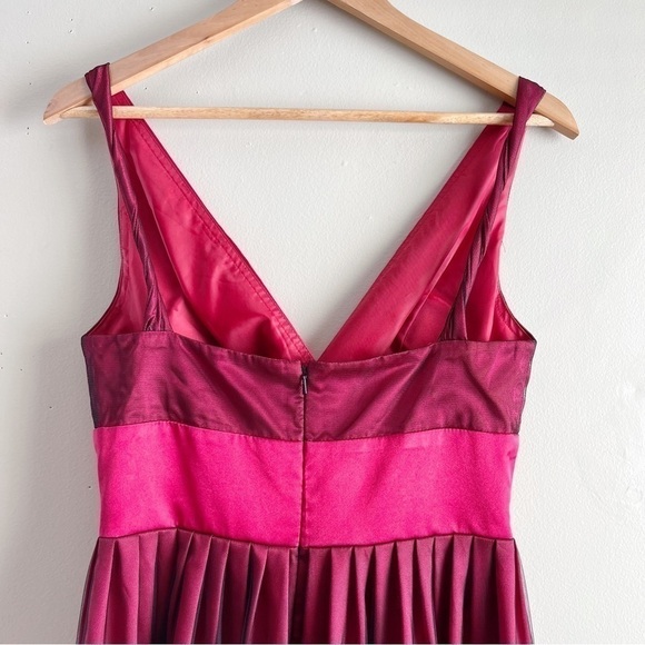 Morgan & Co Junior Fit & Flare Satin Prom Dress in Red Black, Size 7/8 (Medium) - Picture 9 of 12